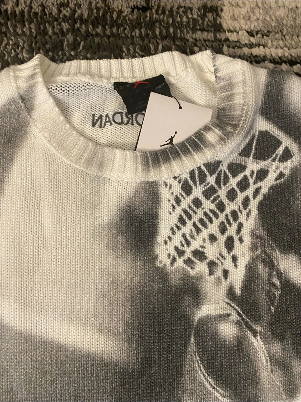 New Men’s Air Jordan Print Knit Loose Fit Sweater Sail/Grey HQ1635 - Picture 5 of 7